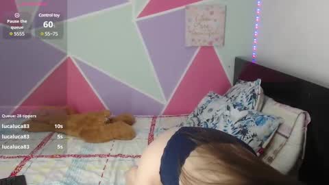 Snapshot of mily_miley chatting on December 14, 12:23 pm Mily Miley online show from December 14, 12:23 pm