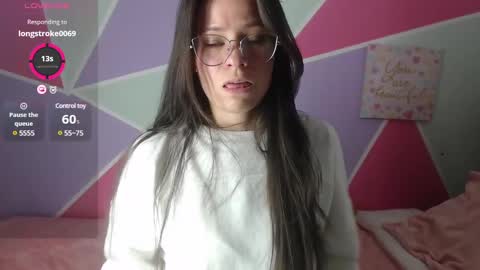 Snapshot of mily_miley chatting on February 21, 10:15 pm Mily Miley online show from February 21, 10:15 pm