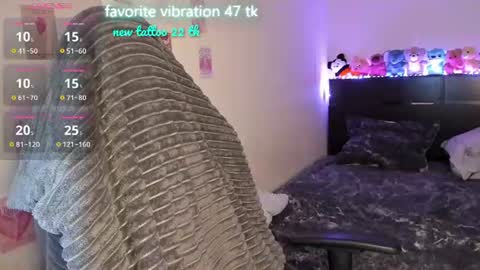 Snapshot of milyamess chatting on July 25, 6:16 pm Emily online show from July 25, 6:16 pm