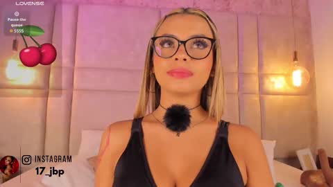Snapshot of milyy_vermont chatting on October 21, 7:47 pm Milyy online show from October 21, 7:47 pm