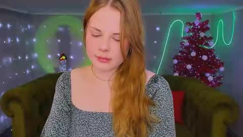 Snapshot of mimicass chatting on December 4, 6:11 am Kelly online show from December 4, 6:11 am