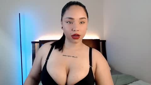 mimirodriguezz online show from December 4, 2:42 am