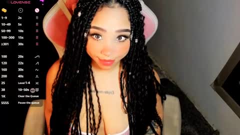 mimirodriguezz online show from March 11, 12:44 am