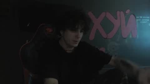 Max online show from November 5, 9:48 pm