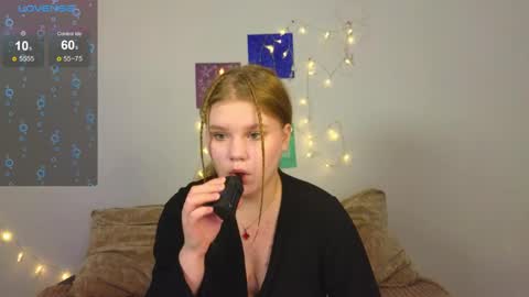 hi Im Mina  online show from April 21, 8:09 am