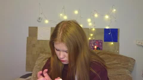 Snapshot of mina27372 chatting on May 14, 6:31 am hi Im Mina online show from May 14, 6:31 am