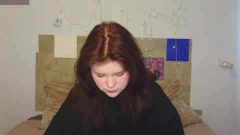 Snapshot of mina27372 chatting on May 22, 6:20 am hi Im Mina online show from May 22, 6:20 am