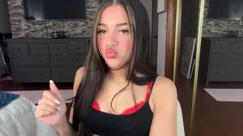 Mina online show from February 5, 1:27 pm