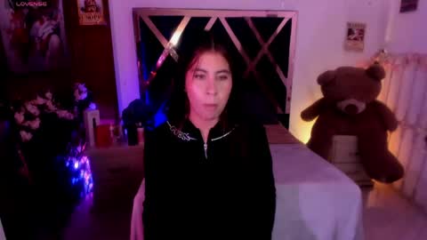 Snapshot of minami_nakamura chatting on May 24, 9:42 pm minami_nakamura online show from May 24, 9:42 pm