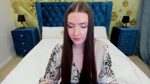 Snapshot of minchelskatrina chatting on December 14, 10:02 am minchelskatrina online show from December 14, 10:02 am