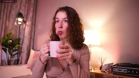 Snapshot of mind__game chatting on September 14, 5:50 am Frances Next streams Thu Fri Sat 8am - 4pm GMT3 online show from September 14, 5:50 am