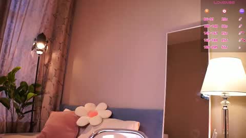 Snapshot of mind__game chatting on September 26, 5:55 am Frances Next streams Thu Fri Sat 8am - 4pm GMT3 online show from September 26, 5:55 am