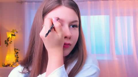 Snapshot of minditrelles chatting on October 18, 7:31 am Mindi online show from October 18, 7:31 am