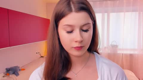 Snapshot of minditrelles chatting on November 5, 7:08 am Mindi online show from November 5, 7:08 am