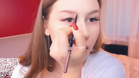 Snapshot of minditrelles chatting on November 13, 7:18 am Mindi online show from November 13, 7:18 am