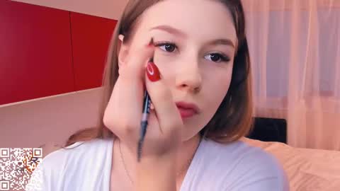 Snapshot of minditrelles chatting on November 14, 7:18 am Mindi online show from November 14, 7:18 am