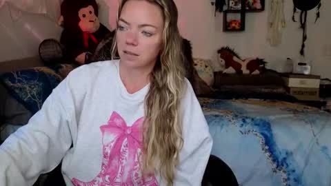 Mindy Mars online show from November 10, 4:28 pm