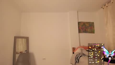 Snapshot of minefoxy2 chatting on January 12, 10:12 am Amber online show from January 12, 10:12 am