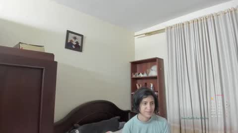 Snapshot of minefoxy2 chatting on February 28, 12:44 am Amber online show from February 28, 12:44 am