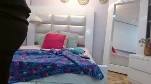 minene_mikami online show from April 8, 12:16 pm