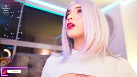 Snapshot of ming_yue_ chatting on September 18, 4:36 am My name is Fer Nice to meet you  give it a thumbs up please its important online show from September 18, 4:36 am