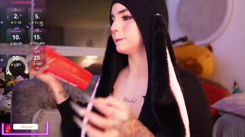 Snapshot of ming_yue_ chatting on October 4, 5:05 am My name is Fer Nice to meet you  give it a thumbs up please its important online show from October 4, 5:05 am