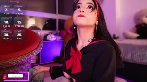 Snapshot of ming_yue_ chatting on October 7, 5:26 am My name is Fer Nice to meet you  give it a thumbs up please its important online show from October 7, 5:26 am