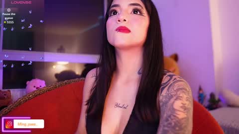 Snapshot of ming_yue_ chatting on October 8, 5:05 am My name is Fer Nice to meet you  give it a thumbs up please its important online show from October 8, 5:05 am