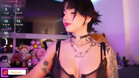 Snapshot of ming_yue_ chatting on October 18, 6:16 am My name is Fer Nice to meet you  give it a thumbs up please its important online show from October 18, 6:16 am