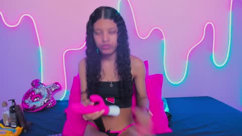 Snapshot of mingie_rouse chatting on January 17, 11:38 am Mingie online show from January 17, 11:38 am