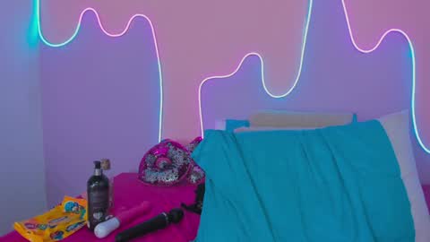 Snapshot of mingie_rouse chatting on January 21, 5:51 pm Mingie online show from January 21, 5:51 pm