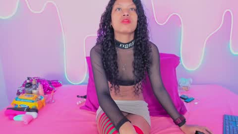 Snapshot of mingie_rouse chatting on February 4, 11:49 am Mingie online show from February 4, 11:49 am