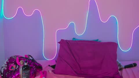 Snapshot of mingie_rouse chatting on February 4, 2:53 pm Mingie online show from February 4, 2:53 pm