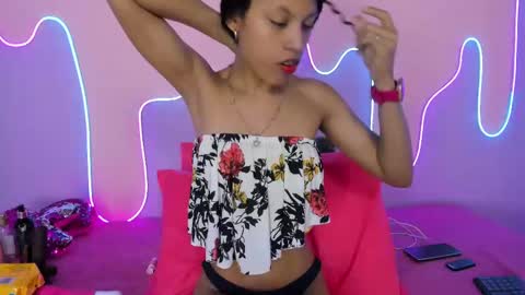 Snapshot of mingie_rouse chatting on February 12, 11:40 am Mingie online show from February 12, 11:40 am