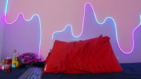 Snapshot of mingie_rouse chatting on February 13, 2:42 pm Mingie online show from February 13, 2:42 pm