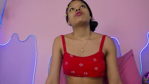 Snapshot of mingie_rouse chatting on October 24, 11:50 am Mingie online show from October 24, 11:50 am