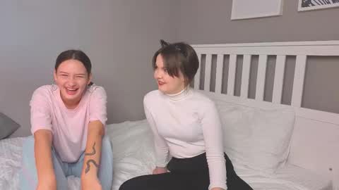 KarinaLeila online show from September 16, 5:30 am