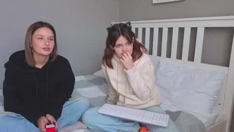 KarinaLeila online show from September 18, 6:04 am