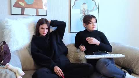 KarinaLeila online show from September 26, 6:06 am