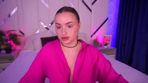 minifox_ online show from November 5, 8:14 am