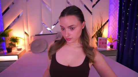 minifox_ online show from February 27, 8:47 am