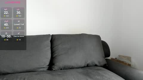 Snapshot of minimaia chatting on December 28, 3:04 am Maya online show from December 28, 3:04 am