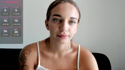 Snapshot of minimaia chatting on January 6, 2:58 am Maya online show from January 6, 2:58 am