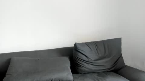 Snapshot of minimaia chatting on January 23, 3:05 am Maya online show from January 23, 3:05 am