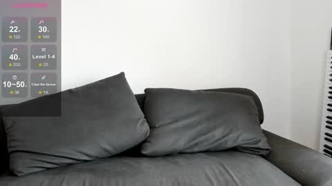 Snapshot of minimaia chatting on February 10, 3:03 am Maya online show from February 10, 3:03 am