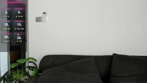 Snapshot of minimaia chatting on February 10, 6:09 am Maya online show from February 10, 6:09 am