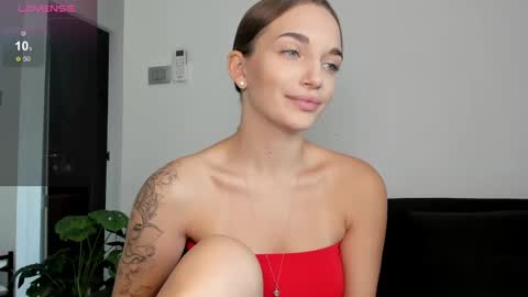 Snapshot of minimaia chatting on February 15, 3:09 am Maya online show from February 15, 3:09 am