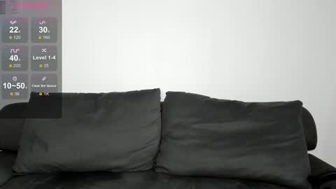 Snapshot of minimaia chatting on March 8, 12:44 am Maya online show from March 8, 12:44 am