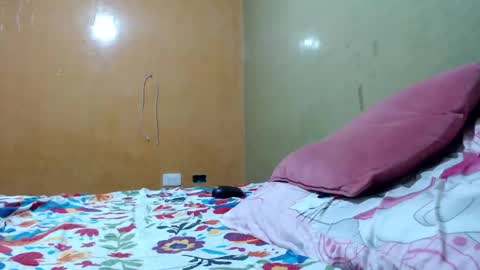 Snapshot of minnie_bbw69 chatting on November 17, 1:44 am Andrea online show from November 17, 1:44 am