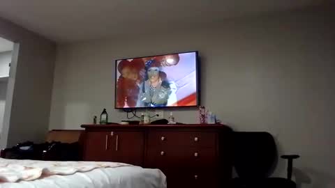 minniehunney online show from October 8, 7:50 am